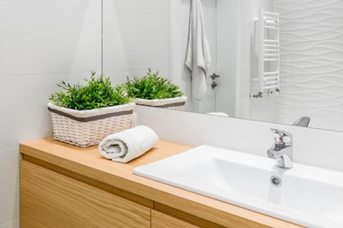 4 cách đơn giản khiến phòng tắm rộng bất ngờ