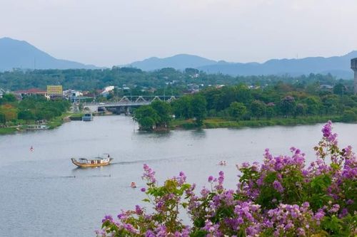 Sông Hương - dòng thơm xứ kinh kỳ
