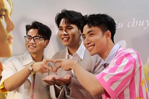 Hàng trăm fan vây kín cặp đôi Ninh Dương và Lâm Phúc Idol