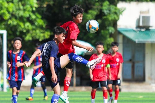 Thắng trên loạt 'đấu súng', Thiếu niên Thành phố Vinh xuất sắc lọt vào bán kết