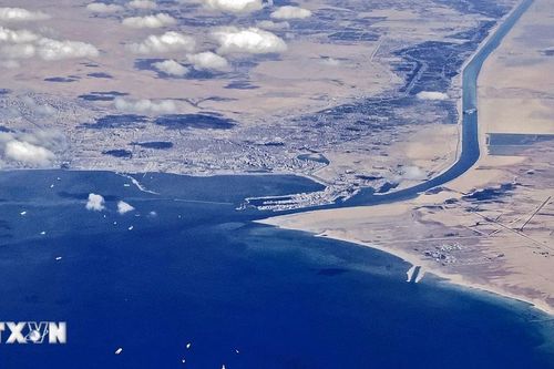 Doanh thu của kênh đào Suez giảm 64,3% do căng thẳng ở Biển Đỏ