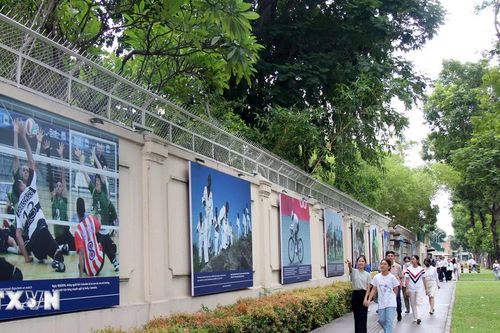 Triển lãm ảnh 'Thể thao và tình hữu nghị' hướng tới Olympic 2024