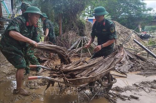 Ứng phó mưa lũ, sạt lở trên diện rộng: Mưa giảm, tập trung thông đường, thoát nước