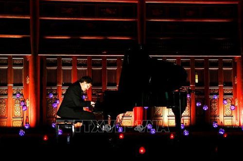 Thăng hoa cùng các tác phẩm piano thính phòng kinh điển của Steve Barakatt