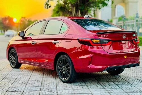 Sau 3 năm sử dụng, Honda City bản 'full' lên sàn xe cũ với giá bao nhiêu?