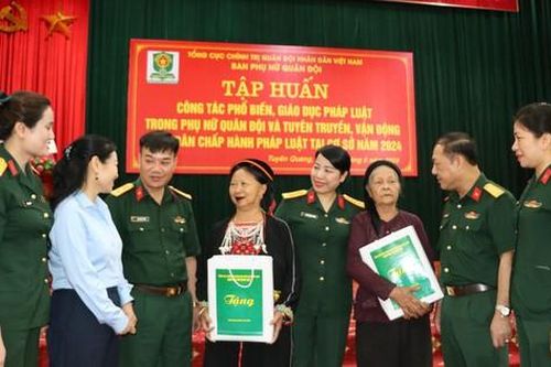 Phổ biến giáo dục pháp luật về hôn nhân, gia đình và phòng chống bạo lực cho phụ nữ quân đội