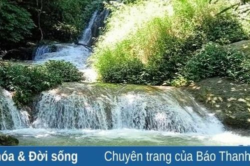 Thác Muốn ngày hè