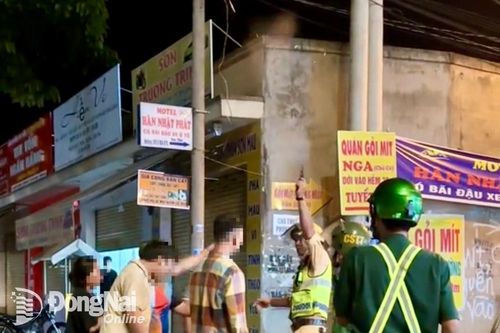 Cảnh sát giao thông thành phố Long Khánh nổ súng chỉ thiên ngăn chặn kịp thời một vụ xô xát