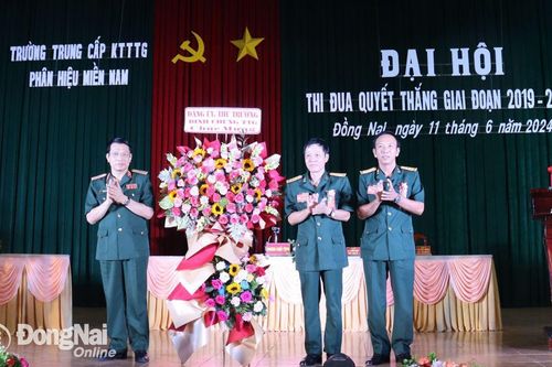 Thi đua xây dựng Trường trung cấp kỹ thuật Tăng thiết giáp là điểm sáng văn hóa ở địa bàn đóng quân