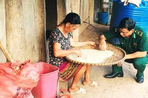 Đảng viên biên phòng giúp hộ nghèo vươn lên