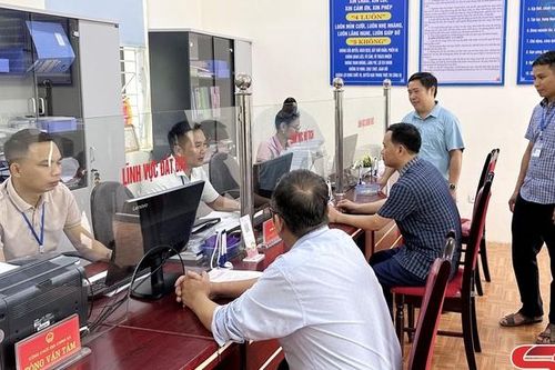 Quyết tâm thực hiện thắng lợi nghi quyết đại hội đảng các cấp