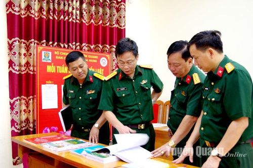 Hội đồng phổ biến giáo dục pháp luật Quân khu 2 kiểm tra tại Bộ CHQS tỉnh Tuyên Quang