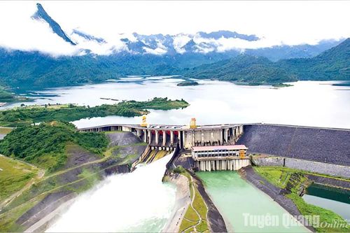 Thường trực 24/24 để tiếp nhận và xử lý mọi tình huống xấu xảy ra do hậu quả mưa lũ