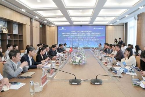 Thái Bình: Đoàn nhà báo Hàn Quốc thực địa Khu công nghiệp Liên Hà Thái