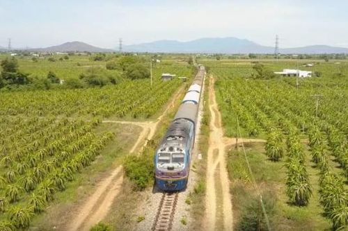 Rà soát, xử lý nghiêm các đối tượng ném đất đá lên các đoàn tàu qua Bình Thuận
