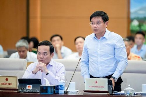 Thảo luận Luật Đường bộ: Tránh hiểu sẽ thu phí sử dụng đường cao tốc từ 1/10/2024