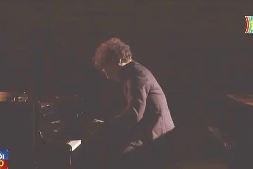 'Du hành cùng Satie' với nghệ sĩ dương cầm David Greilsammer
