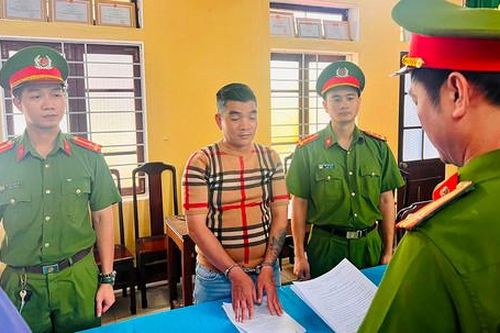 Một phụ nữ nhiều lần bị người quen lừa hàng tỷ đồng