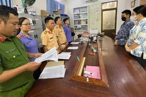 Truy tố cặp đôi lái xế hộp 'so găng' giữa giao lộ