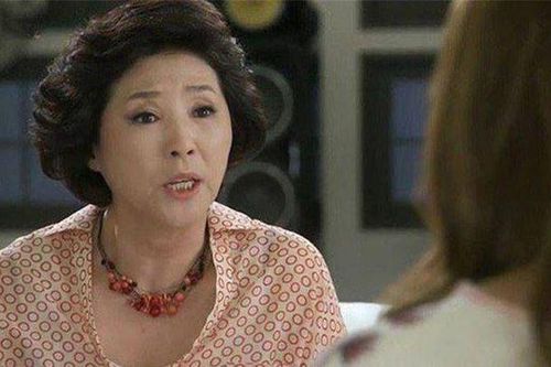 Chồng ngoại tình có con riêng và quyết định khó tin của mẹ chồng