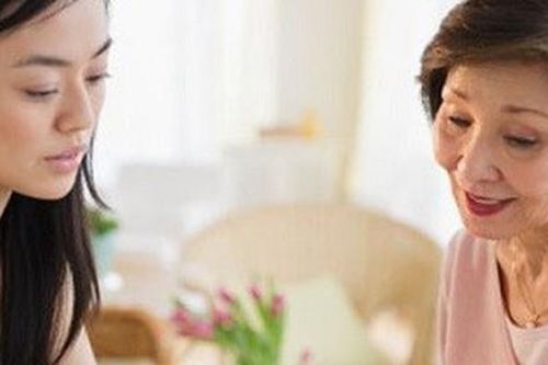 Được mẹ già U70 tặng nhà 100m2, con gái âm thầm bán ngay: Chưa kịp nhận tiền đã bị tòa án triệu tập vì 1 lí do