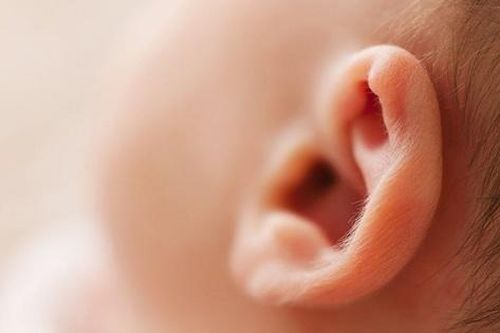 Viêm tai xương chũm thận trọng với biến chứng áp xe não