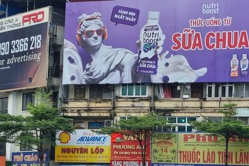 Ẩn họa từ những tấm biển quảng cáo che kín mặt tiền các tòa nhà Hà Nội