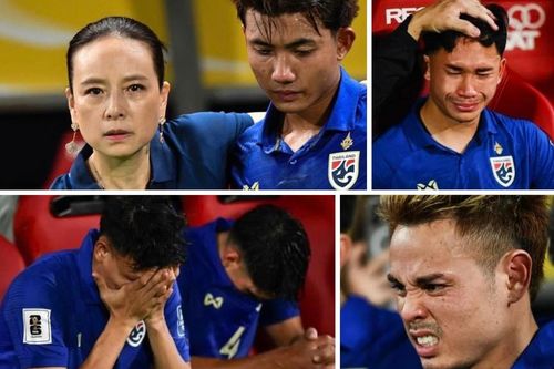 Cầu thủ Thái Lan khóc nức nở trên sân nhà