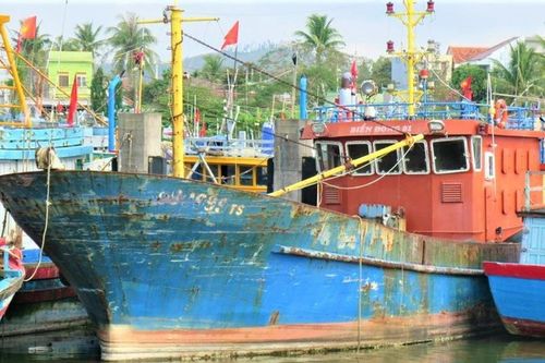 Ngư dân vay vốn đóng tàu, khó chồng khó