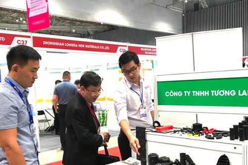 Hàng trăm doanh nghiệp quốc tế dự triển lãm chuyên ngành sơn phủ, giấy, cao su và nhựa