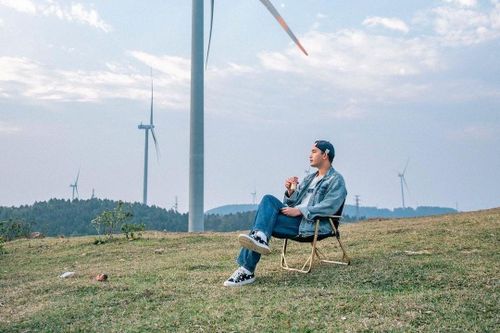 Hè này săn mây, ngắm đồng điện gió đẹp như phim tại Quảng Trị