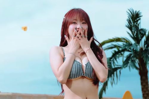 MV 'Poongdung' bị chỉ trích phản cảm
