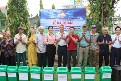 Người dân huyện Phú Xuyên hưởng ứng tháng hành động vì môi trường năm 2024