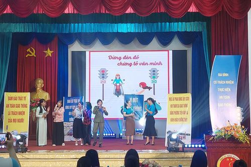 Truyền thông về Ngày Gia đình Việt Nam và xây dựng văn hóa giao thông