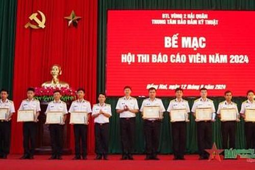 Trung tâm Bảo đảm kỹ thuật (Vùng 2 Hải quân) thi báo cáo viên