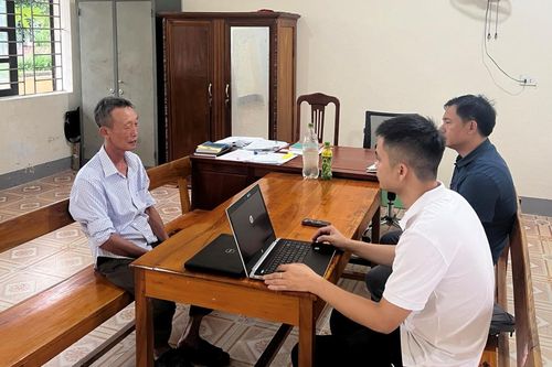 Bắt giữ đối tượng chém chết vợ