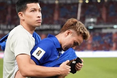 Theerathon Bunmathan cân nhắc giải nghệ sau thất bại của Thái Lan ở World Cup