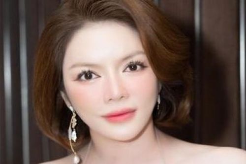 Sao Việt: Nhã Phương đăng ảnh cuốn hút, Lý Nhã Kỳ 'thả thính' fan