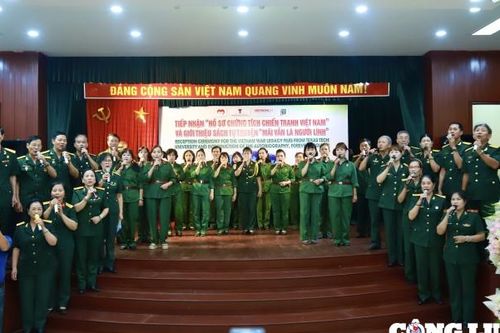 Tiếp nhận 'Hồ sơ Chứng tích Chiến tranh Việt Nam'