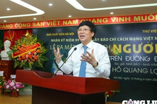 Ra mắt sách 'Người trên đường đời' của nhà báo, nhà văn Hồ Quang Lợi
