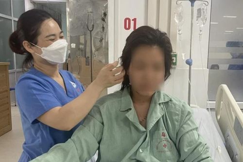 Người phụ nữ bị sét đánh hôn mê, ngừng tim phổi đã được cứu sống