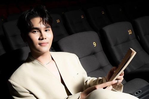 Á quân Vietnam Idol Lâm Phúc bật khóc giữa sự kiện