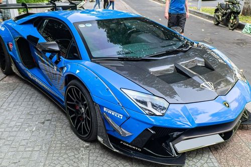 Siêu xe Lamborghini Aventador của đại gia Việt rớt giá một nửa sau 9 năm