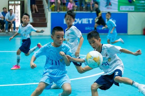 Thắng Nhi đồng Hưng Nguyên, Nhi đồng thị xã Hoàng Mai vào chung kết Cúp Báo Nghệ An