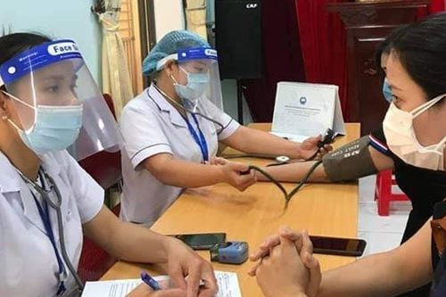 Vì sao Con Cuông thu hồi phụ cấp chống dịch của nhân viên y tế?