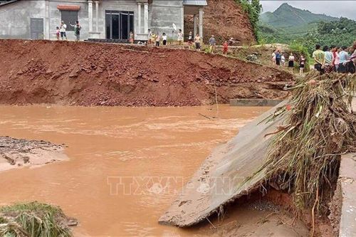 Cảnh báo sớm người dân vùng hạ du để giảm nhẹ thiệt hại do thiên tai