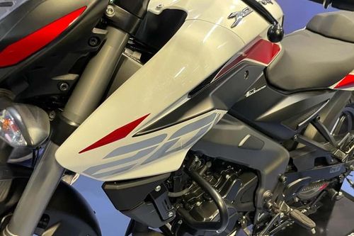 'Kẻ hủy diệt' Honda Winner X và Yamaha Exciter ra mắt: Có phanh ABS 2 kênh, giá rẻ nhất phân khúc