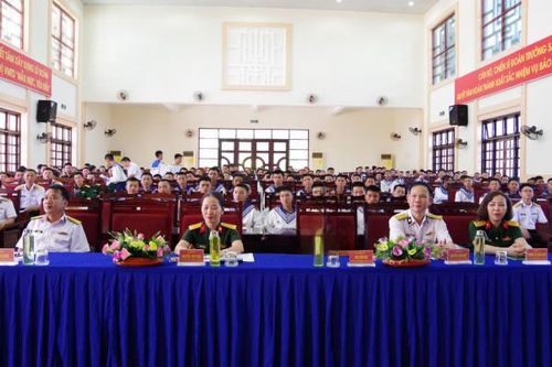 Truyền thông về xây dựng gia đình hạnh phúc, chăm sóc, giáo dục trẻ em cho hơn 300 cán bộ, nhân viên Lữ đoàn 146