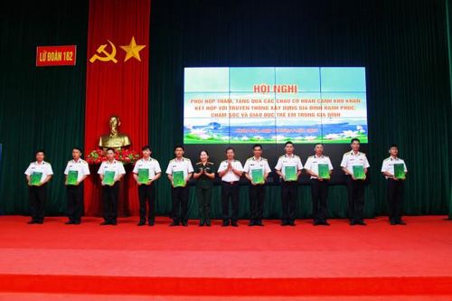 Truyền thông về xây dựng gia đình hạnh phúc cho cán bộ, chiến sĩ Lữ đoàn 162