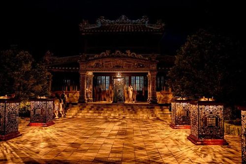 Đại Nội Huế rực rỡ trong 'lễ hội ánh sáng' tại Festival Huế 2024